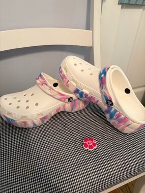 Ladies size 9 White Clog Sandals with Purple, Pink & Blue Tie-Dye Accent
